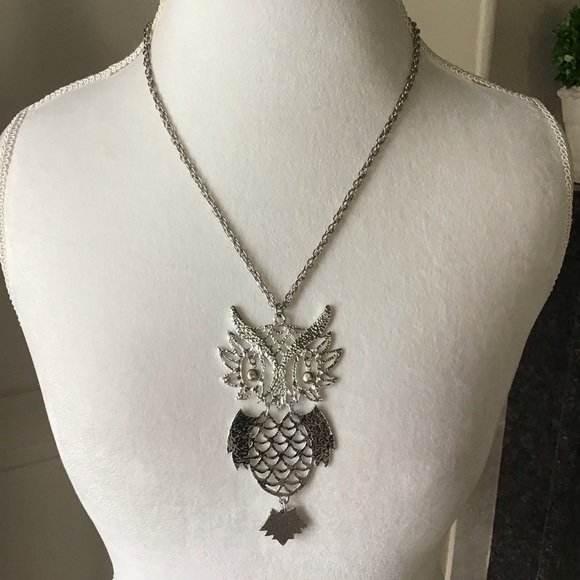 Vintage Owl Pendant Statement Necklace Silver Tone Rhinestone Eyes Articulated - Picture 7 of 8